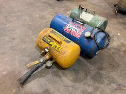 LOT CONSISTING OF AIR TANKS AND BEAD SEATER