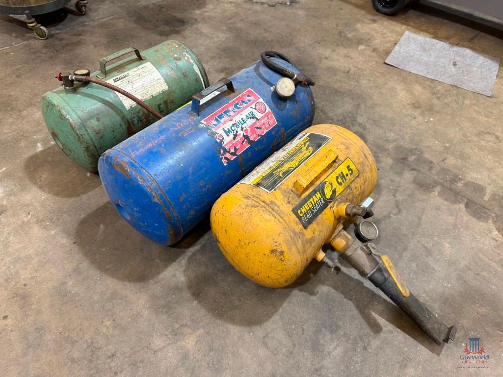 LOT CONSISTING OF AIR TANKS AND BEAD SEATER