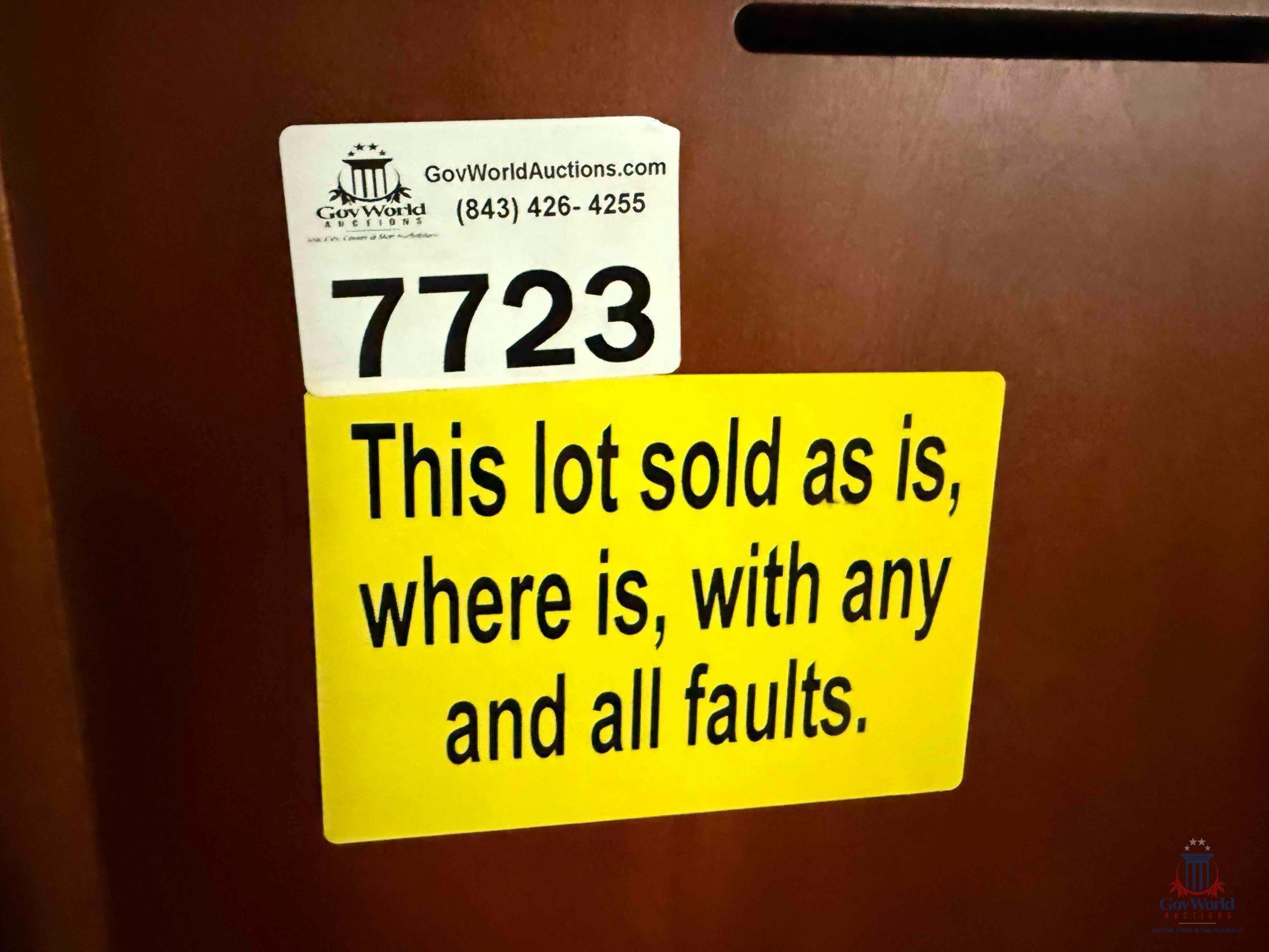 LOT CONSISTING OF OFFICE FURNITURE