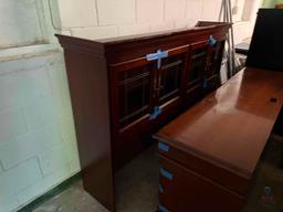 LOT CONSISTING OF OFFICE FURNITURE