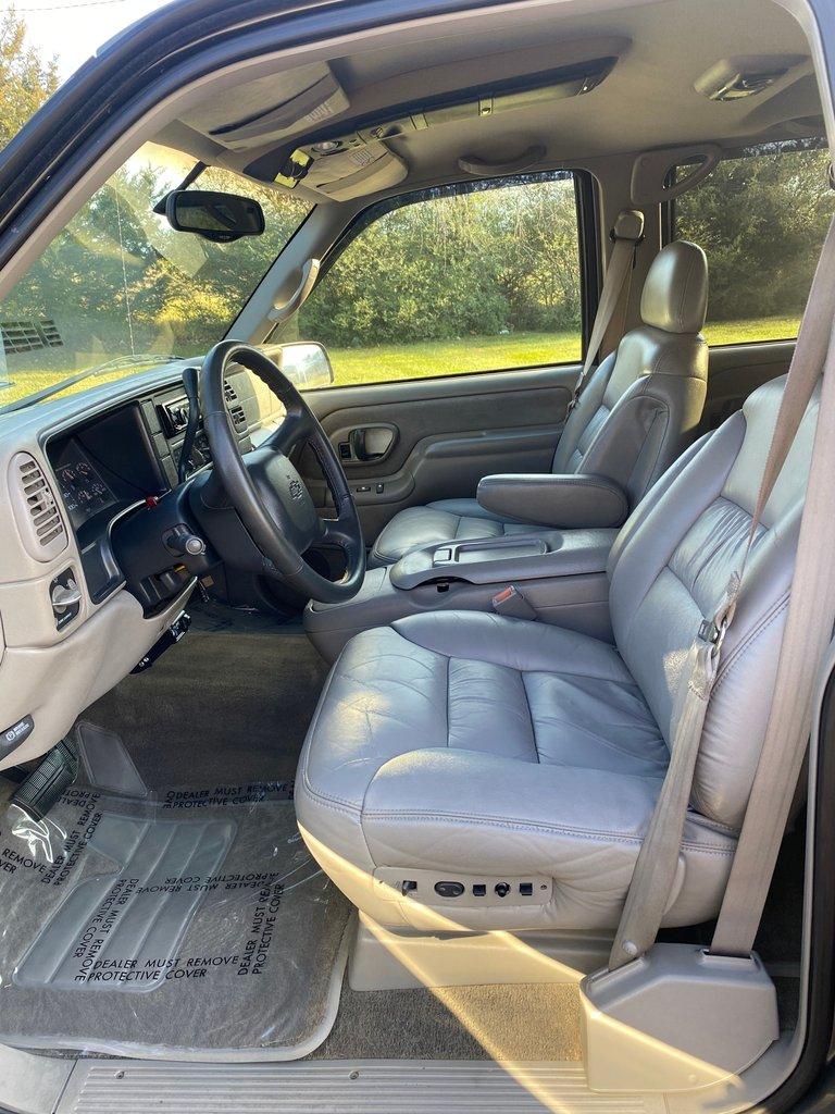 1999 Chevrolet Suburban LT