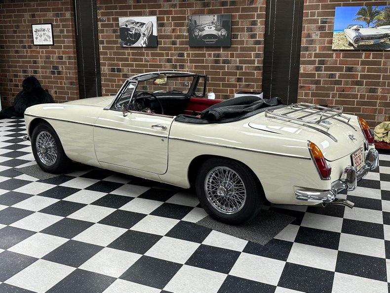 1968 MG B