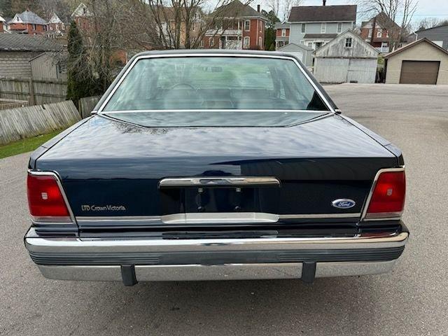 1990 Ford Crown Victoria LX