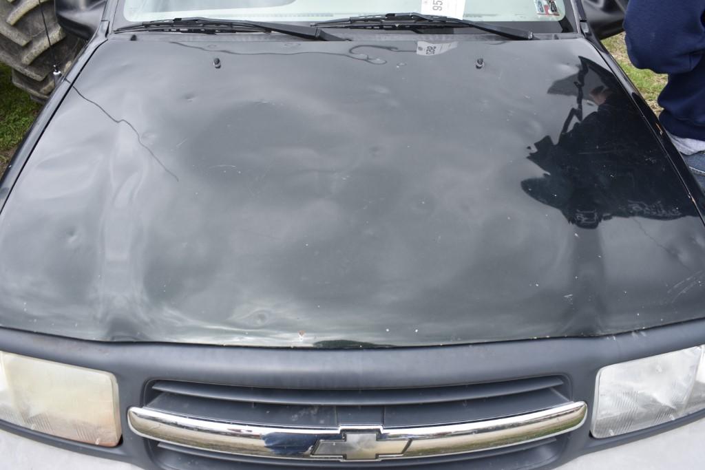 2003 Chevrolet Tracker car