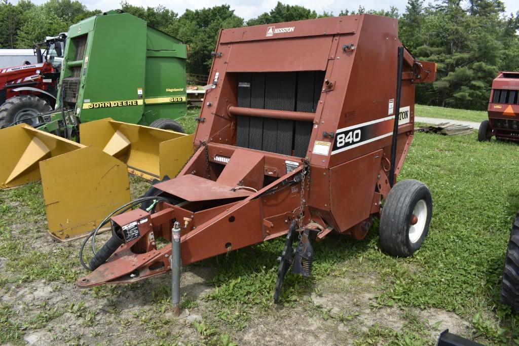 Hesston 840 Round Baler