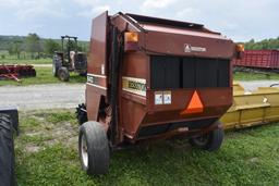 Hesston 840 Round Baler