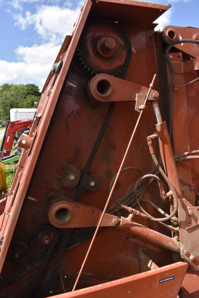 Hesston 840 Round Baler