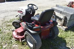 White GT 2550 H lawn tractor