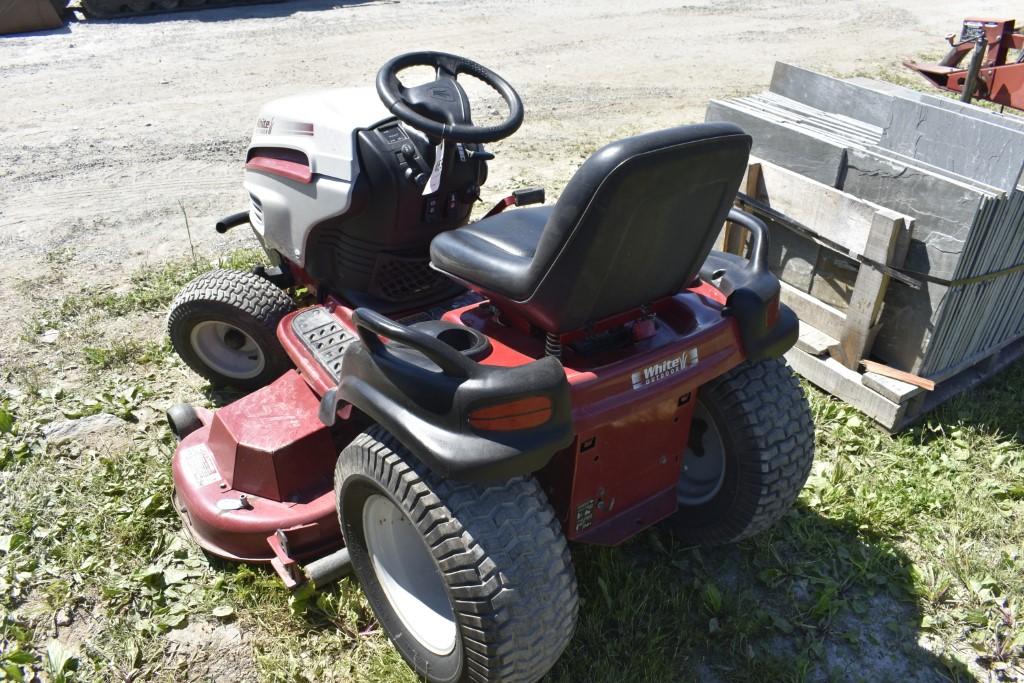 White GT 2550 H lawn tractor