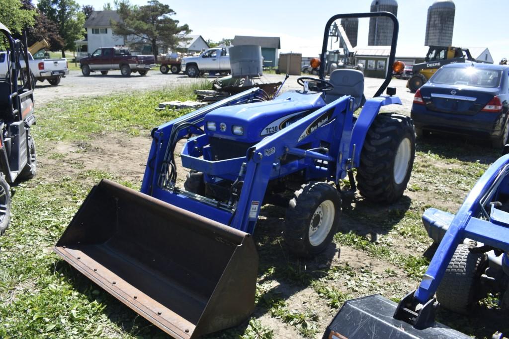 New Holland TC30 Tractor