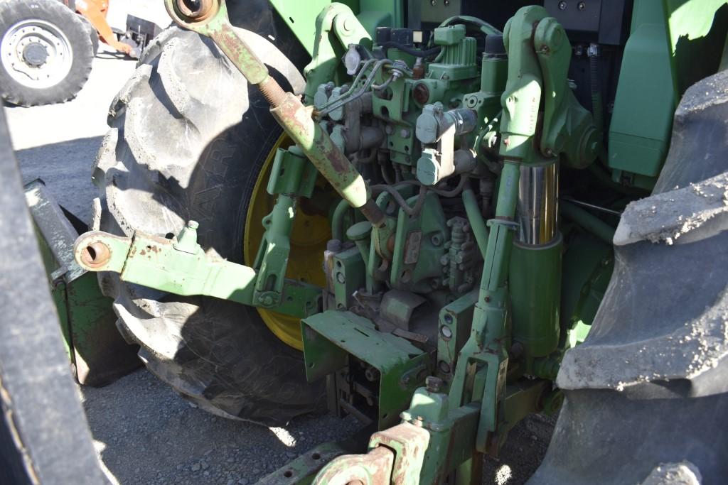 John Deere 7320 Tractor