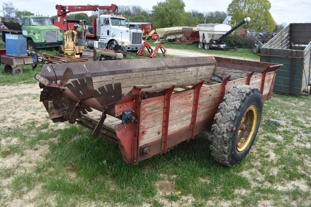 International 175 Manure Spreader