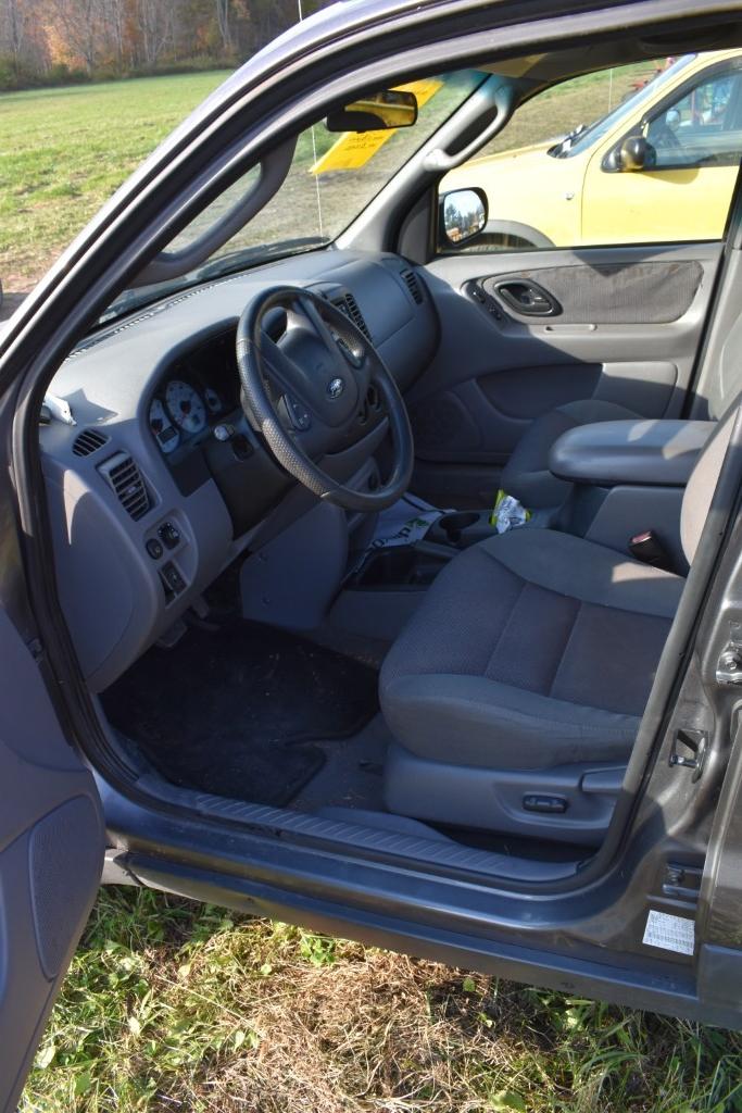 2002 Ford Escape car