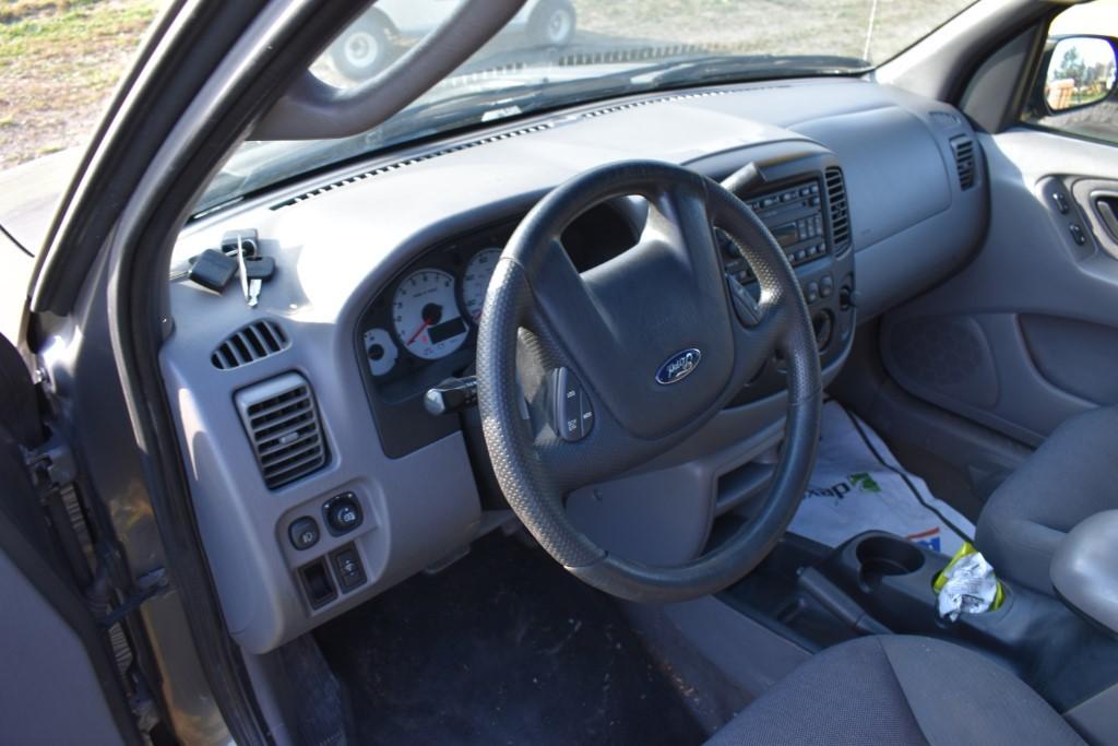 2002 Ford Escape car