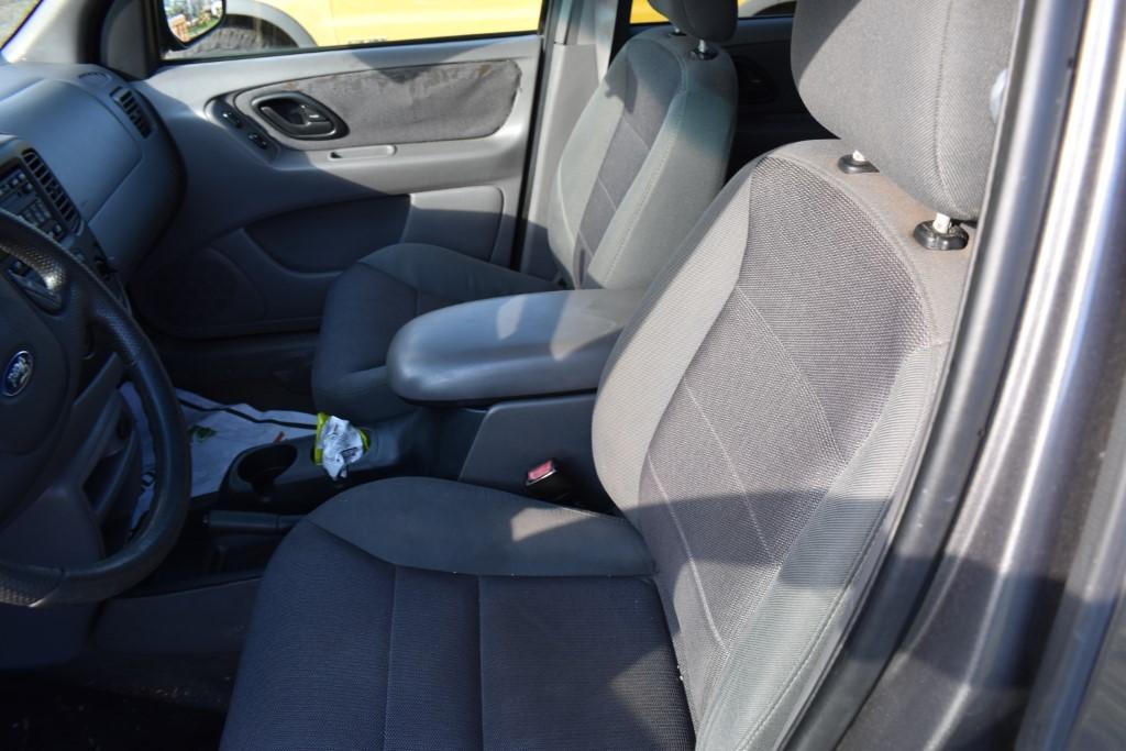 2002 Ford Escape car
