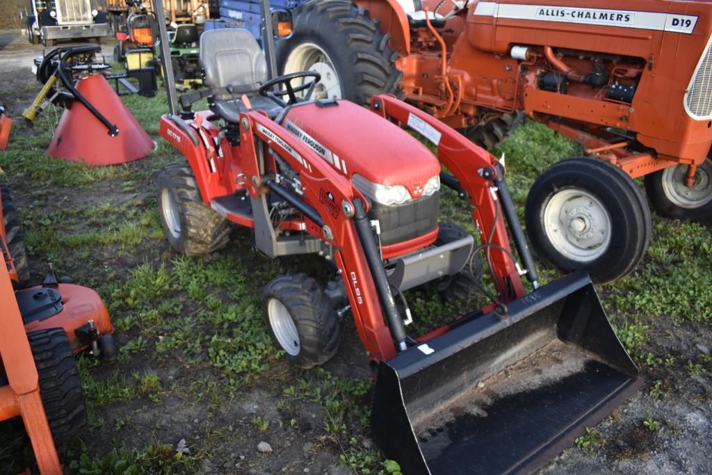 Massey Ferguson GC1715 Compact Tractor with Loader