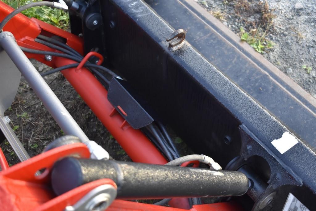 Massey Ferguson GC1715 Compact Tractor with Loader
