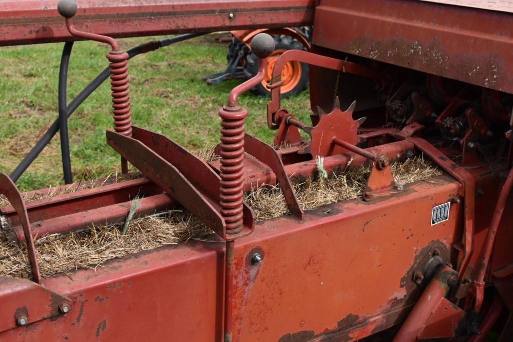 New Holland 315 Square Baler