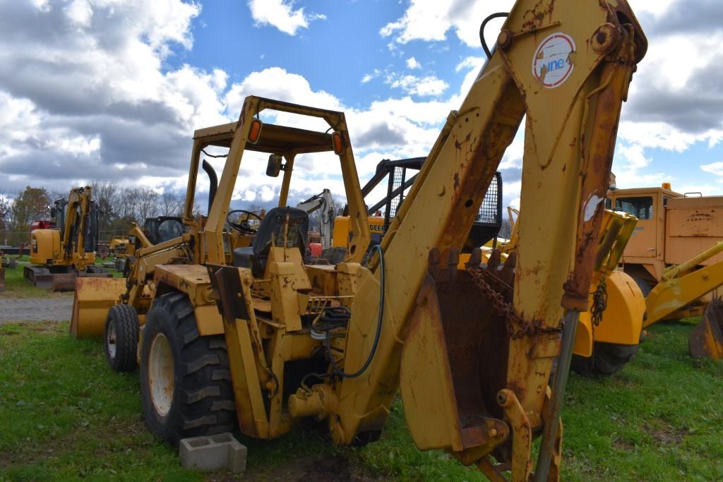 International 3500 Diesel Back Hoe and Loader