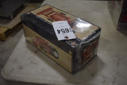 ERTL 1957 Ford 641 Workmaster Tractor With 725 Loader