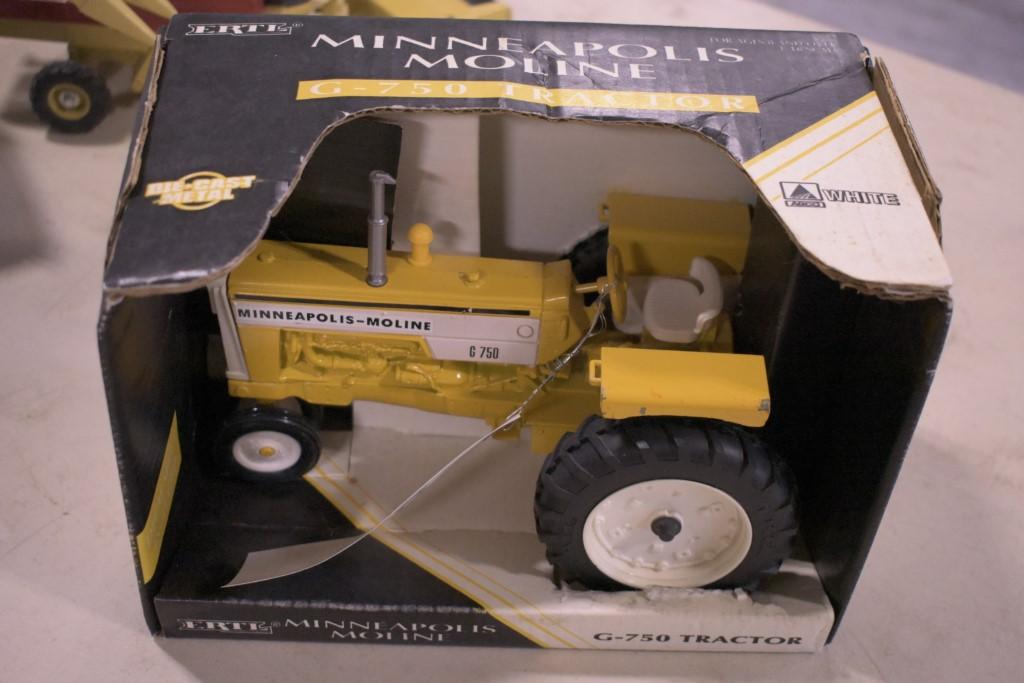 ERTL Minneapolis Moline G-750 Tractor
