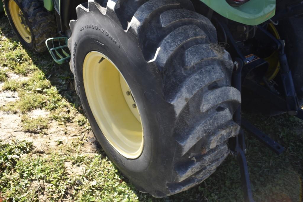 John Deere 3520 Loader Tractor
