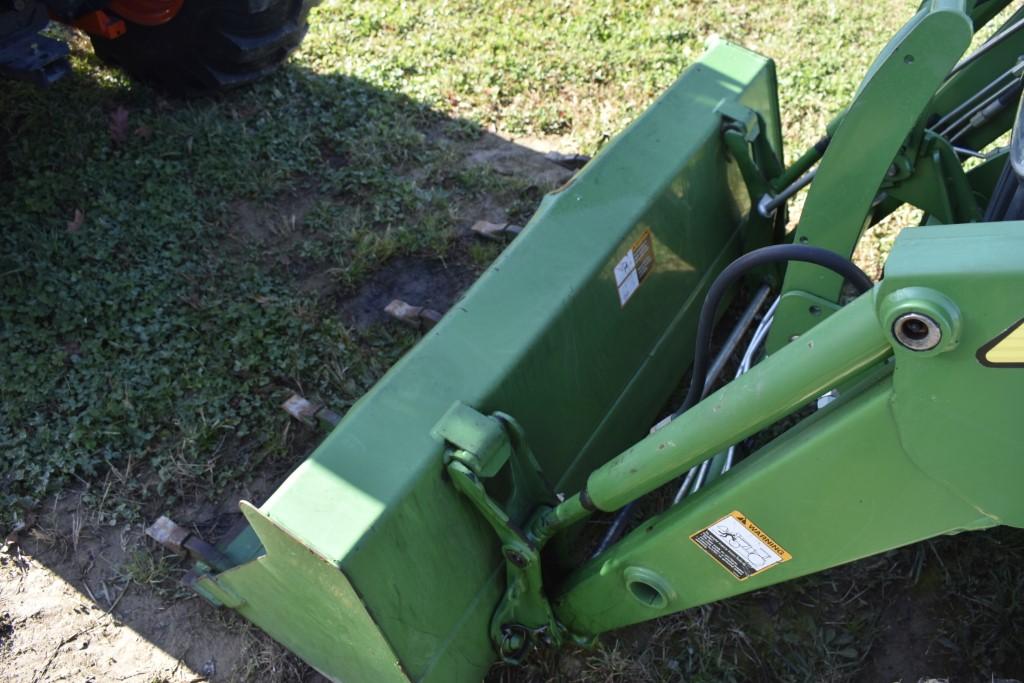 John Deere 3520 Loader Tractor
