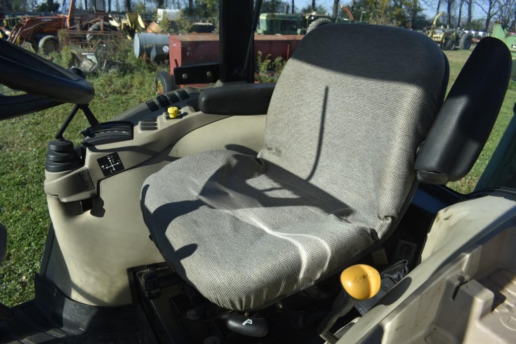 John Deere 3520 Loader Tractor