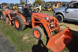 Kubota B3300SU Loader Tractor