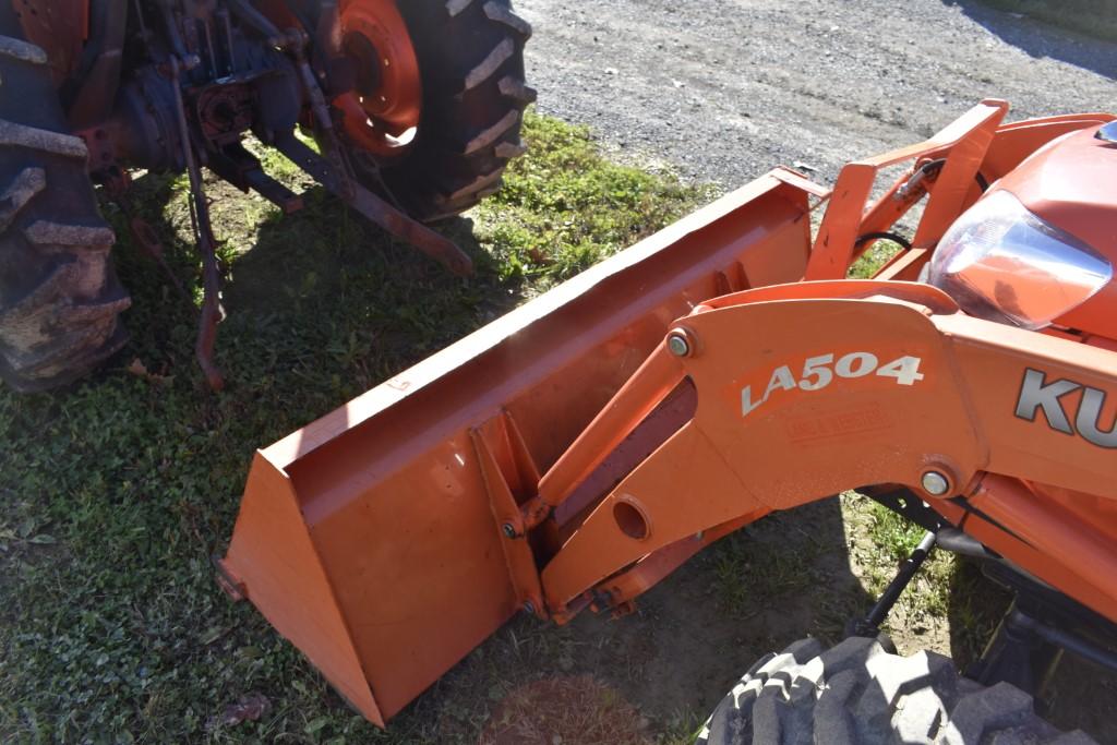 Kubota B3300SU Loader Tractor
