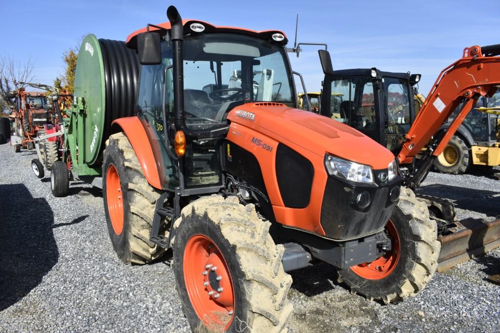Kubota M5-091 Tractor