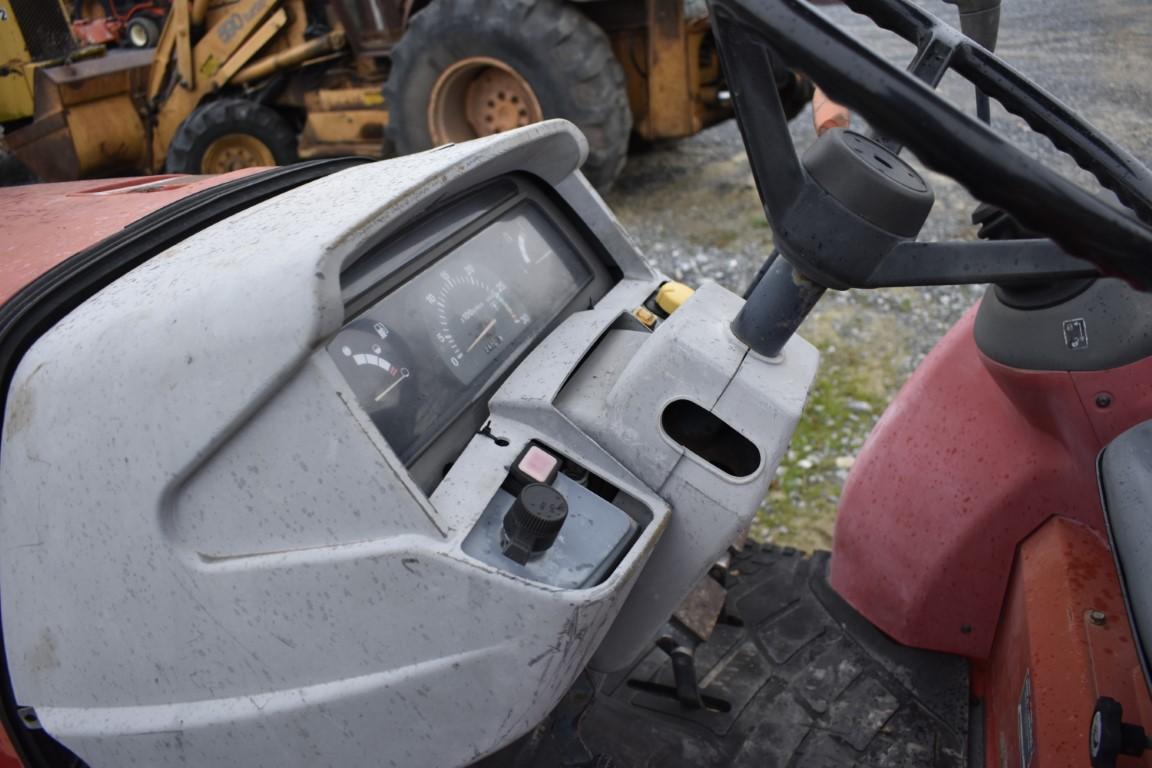 Massey Ferguson 1652 Tractor