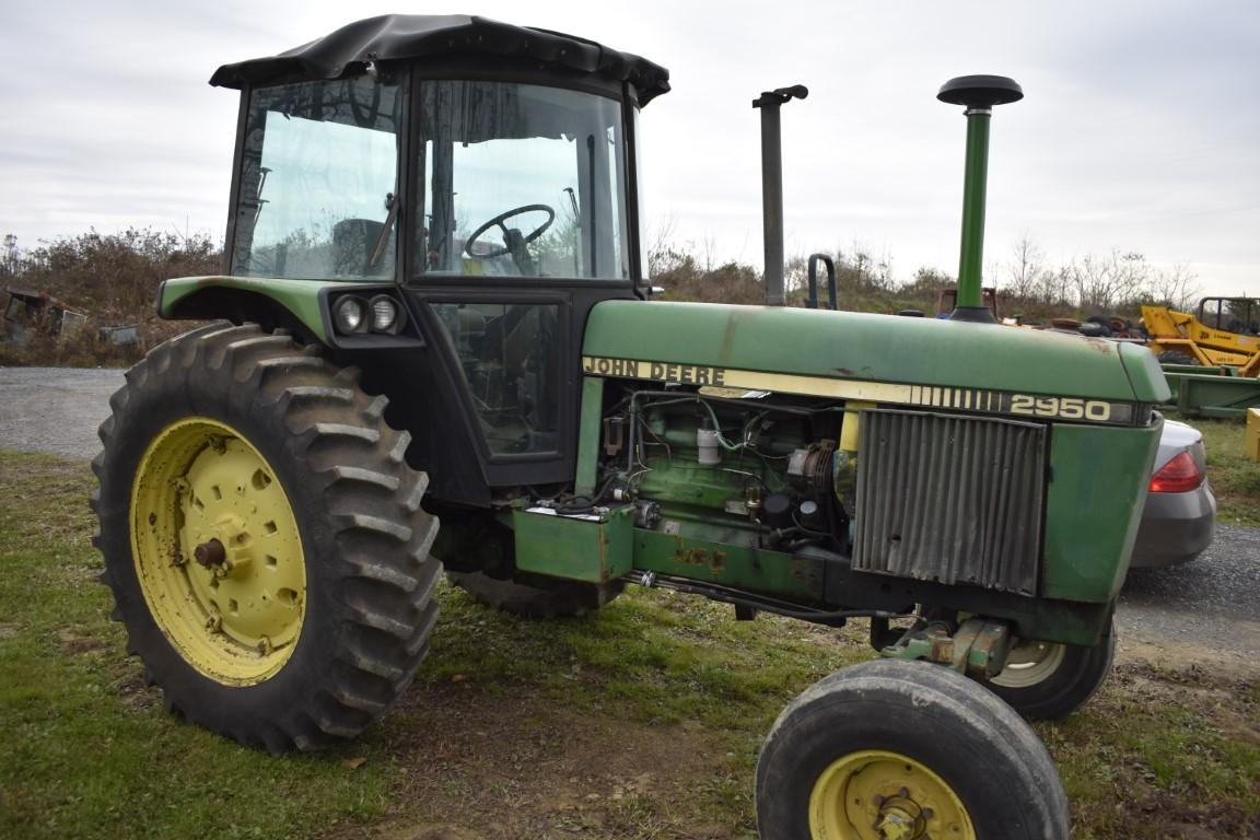John Deere 2950 Tractor