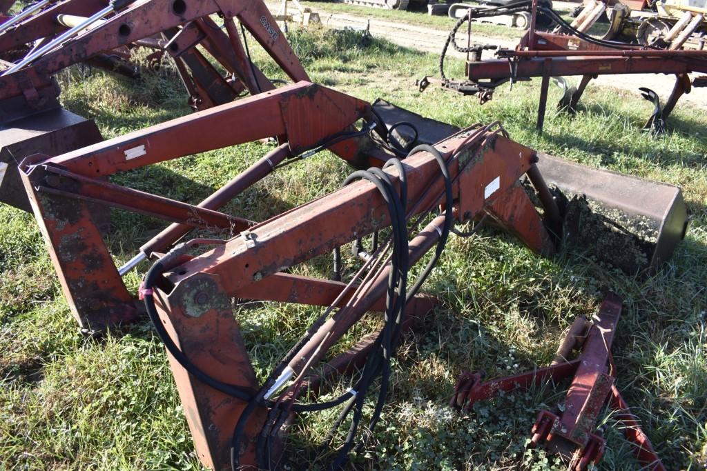 International 2250 Loader with 84" Bucket