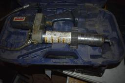 Lincoln 1200 Battery Operated Grease Gun in Case