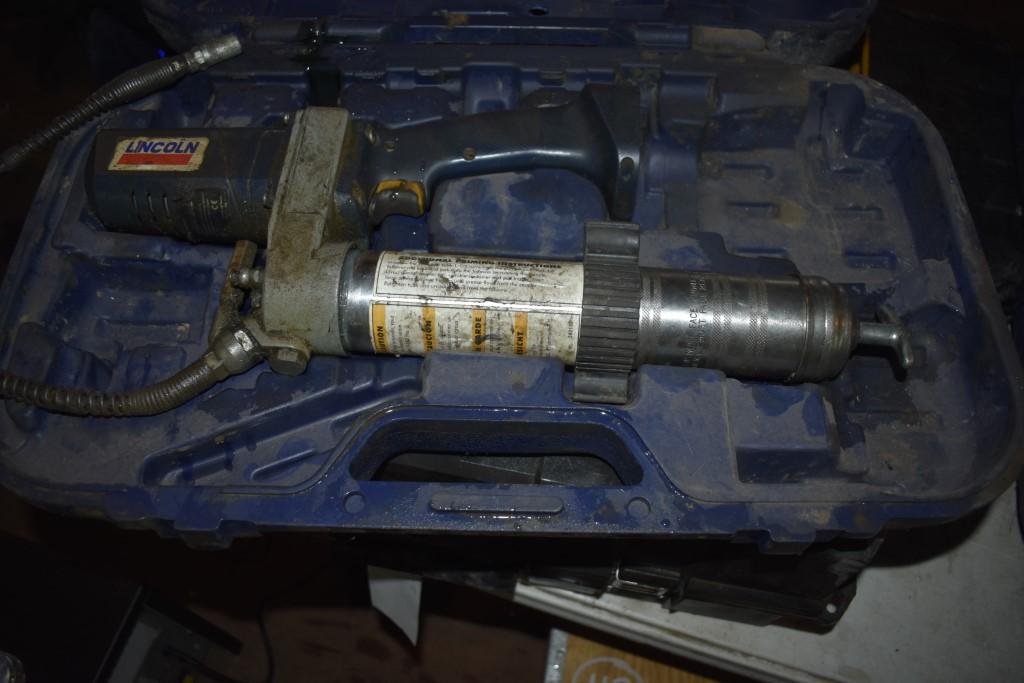 Lincoln 1200 Battery Operated Grease Gun in Case