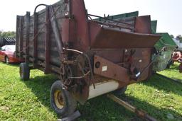New Holland M7 Forage Wagon