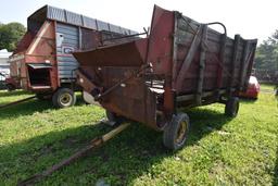 New Holland M7 Forage Wagon