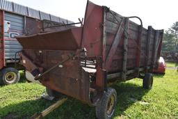 New Holland M7 Forage Wagon