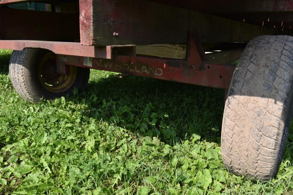 New Holland M7 Forage Wagon