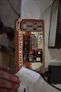 Texaco 1910 Mack Tanker