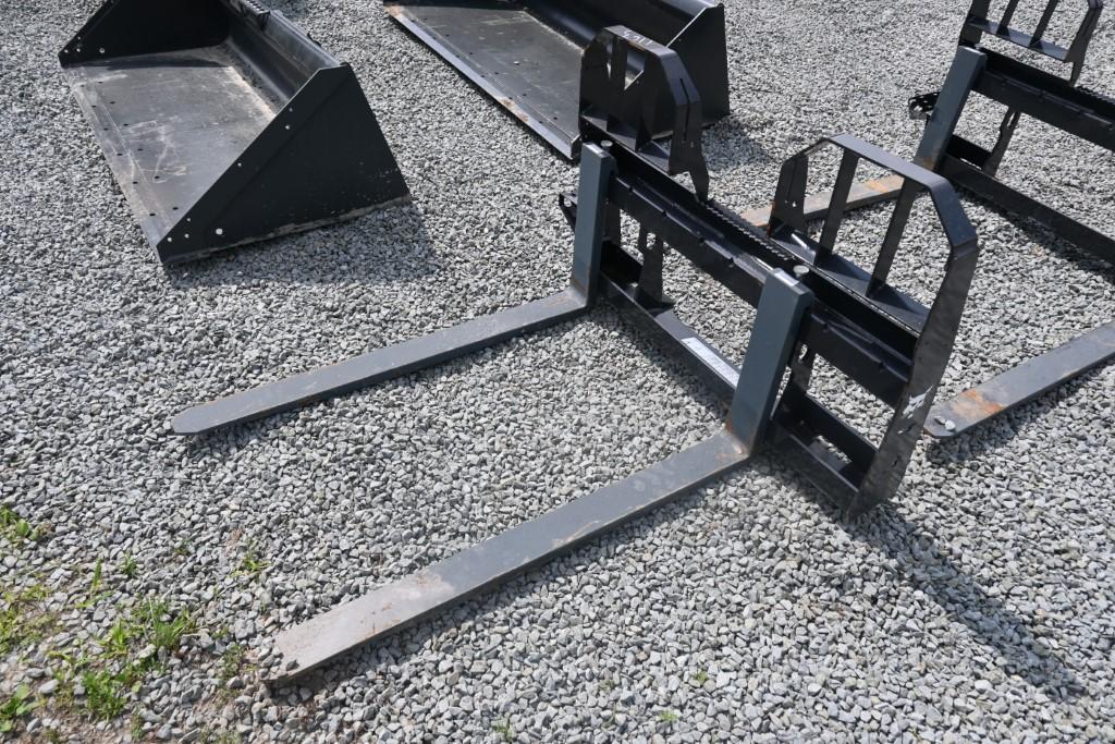 Bobcat 4000 lb. Heavy Duty Pallet Forks