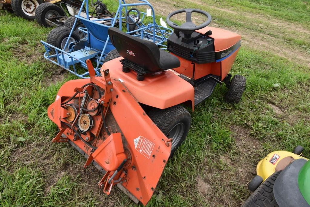 Simplicity Broadmoor Hydro 16 V-Twin Lawn Tractor