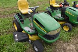 John Deere LA 135 Special Edition Lawn Tractor