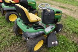 John Deere LA 135 Special Edition Lawn Tractor