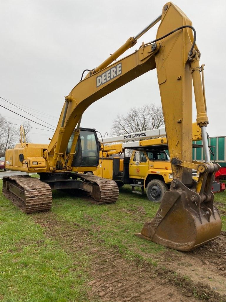 John Deere 270C LC Excavator