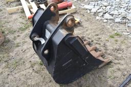 CAT 24" Excavator Bucket