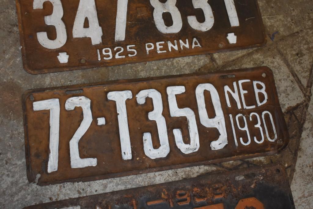 5 Vintage License Plates