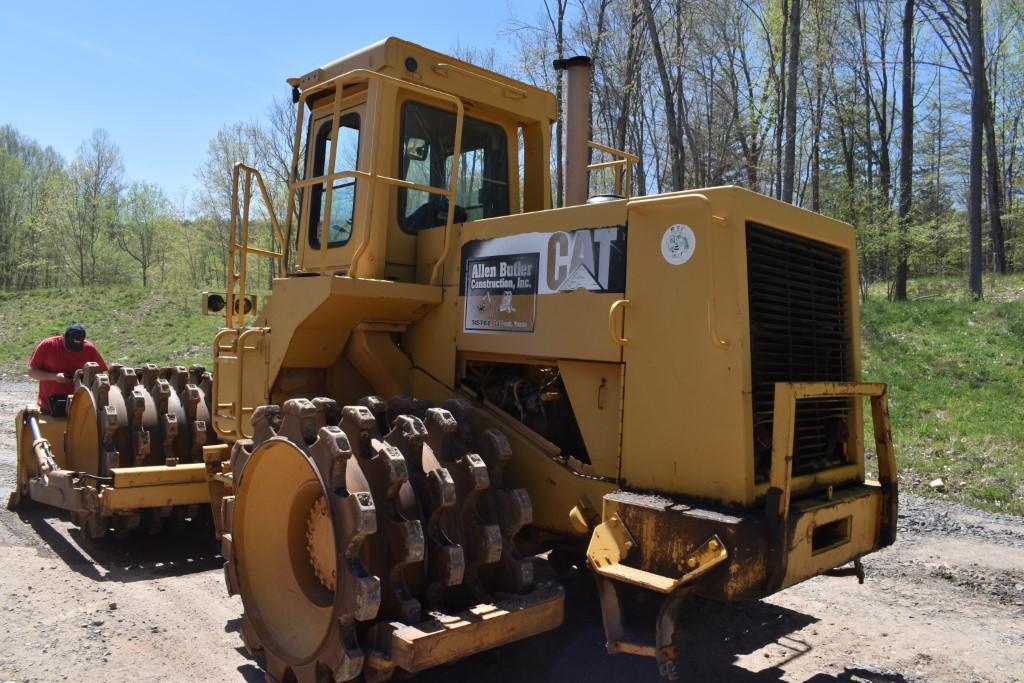 1995 CAT 815B Articulating Padfoot Compactor