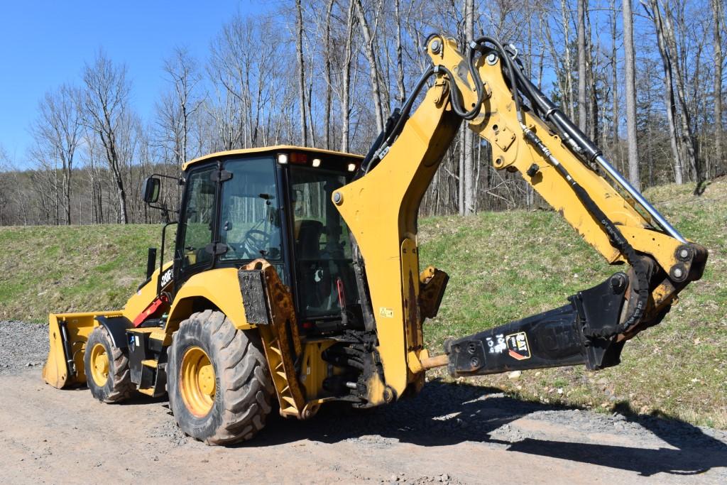 2018 CAT 420F2 Backhoe